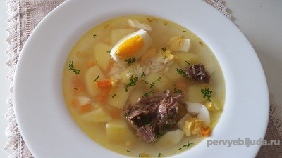 Суп рисовый с мясом и вареным яйцом