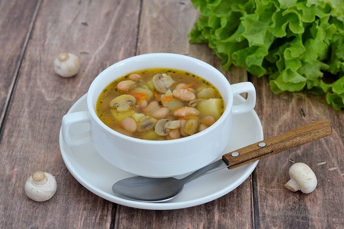 суп с белой консервированной фасолью и шампиньонами