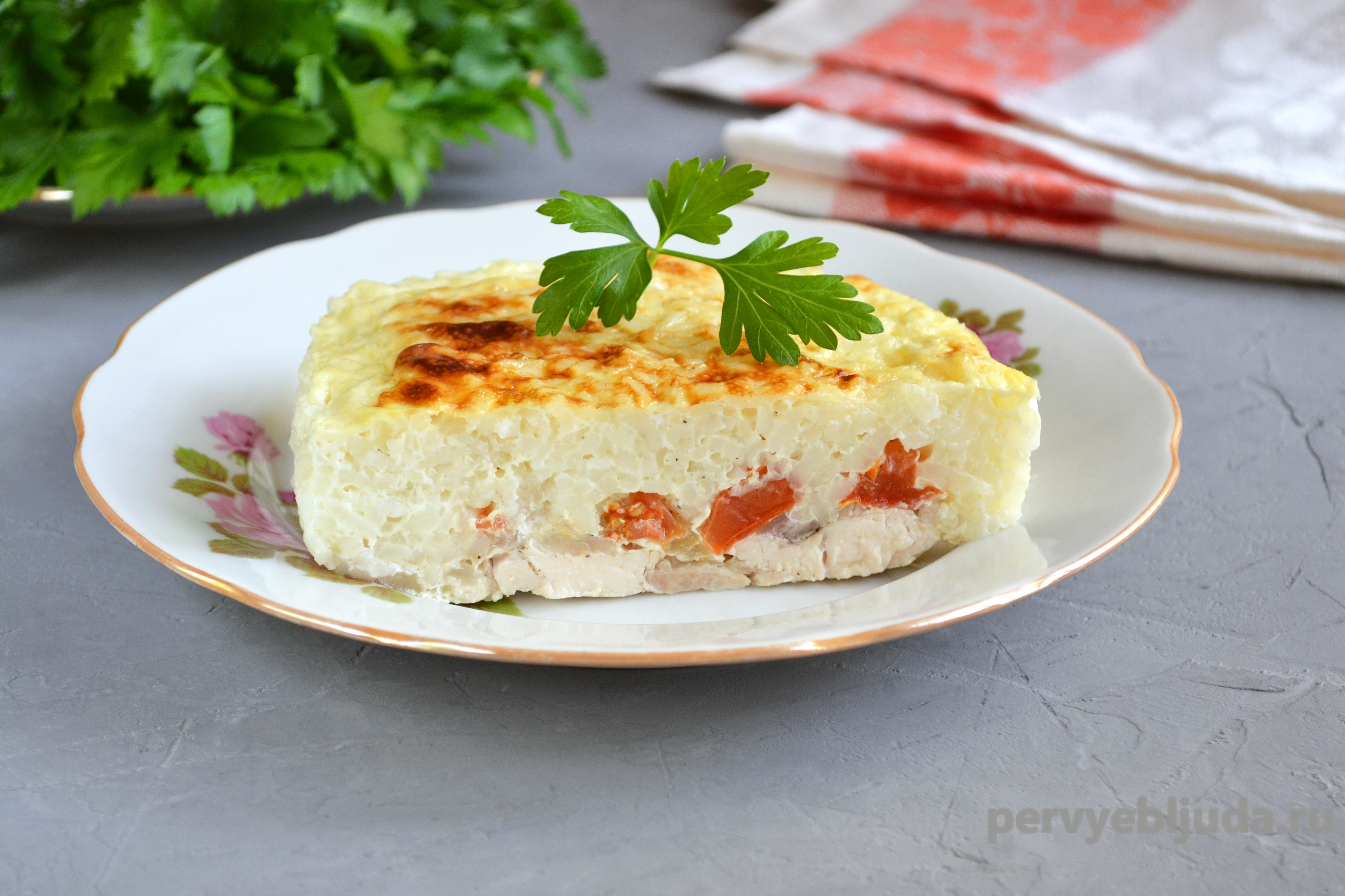 Куриная запеканка с рисом и овощами в духовке