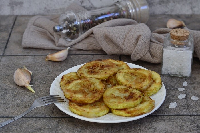 закусочные кабачки в чесночной панировке