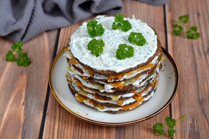 праздничный закусочный торт из куриной печени